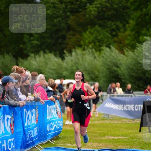 30.08.2026 - Elbe Triathlon Hamburg LAZAROV Photography http://msf.ph/oto/10064401 30.08.2026 12:04:39 Ziel 1463, 1510 meine-sportfotos.de