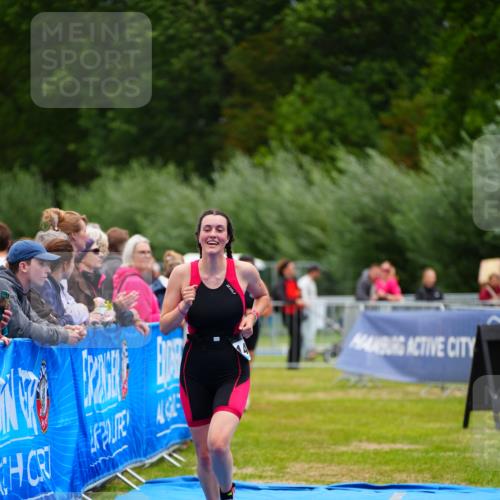 30.08.2026 - Elbe Triathlon Hamburg LAZAROV Photography http://msf.ph/oto/10064404 30.08.2026 12:04:40 Ziel 1127, 1463 meine-sportfotos.de