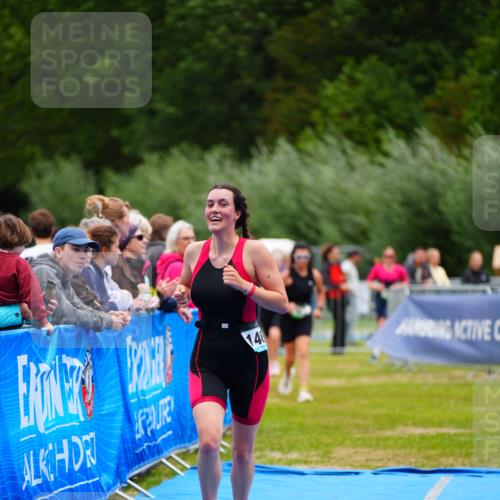 30.08.2026 - Elbe Triathlon Hamburg LAZAROV Photography http://msf.ph/oto/10064407 30.08.2026 12:04:41 Ziel 983, 1127, 1463 meine-sportfotos.de