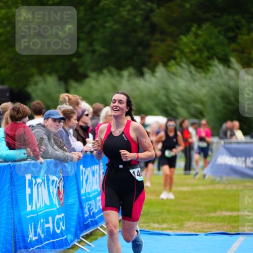 30.08.2026 - Elbe Triathlon Hamburg LAZAROV Photography http://msf.ph/oto/10064408 30.08.2026 12:04:41 Ziel 983, 1127, 1463 meine-sportfotos.de