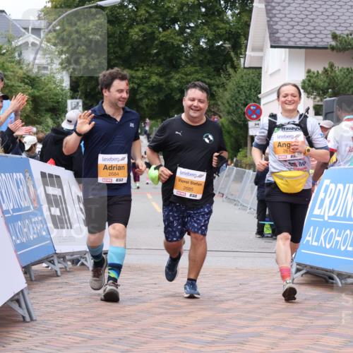 30.08.2026 - Blankeneser Heldenlauf Lena Gebhardt http://msf.ph/oto/10064432 30.08.2026 12:45:09 Ziel 2614, 2684, 2685 meine-sportfotos.de