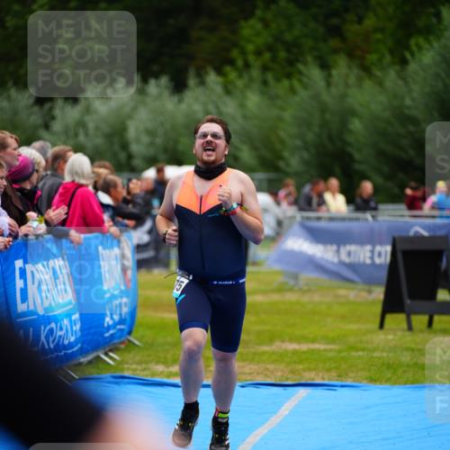 30.08.2026 - Elbe Triathlon Hamburg LAZAROV Photography http://msf.ph/oto/10064439 30.08.2026 12:05:01 Ziel 813, 1175 meine-sportfotos.de