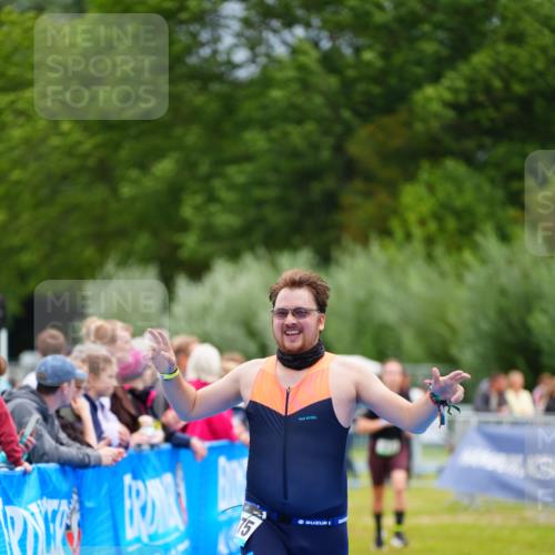 30.08.2026 - Elbe Triathlon Hamburg LAZAROV Photography http://msf.ph/oto/10064445 30.08.2026 12:05:02 Ziel 813, 1175 meine-sportfotos.de