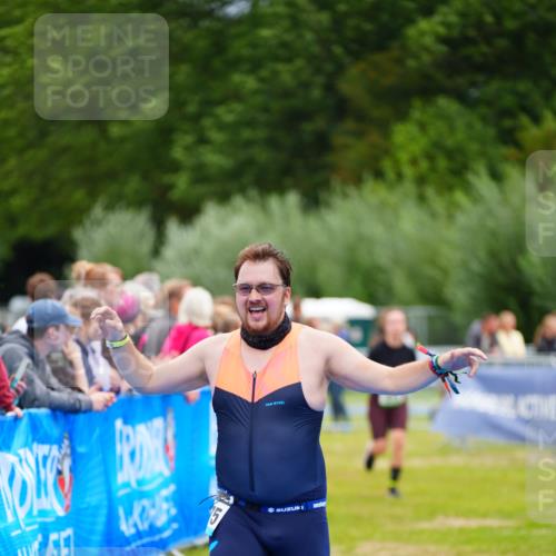 30.08.2026 - Elbe Triathlon Hamburg LAZAROV Photography http://msf.ph/oto/10064446 30.08.2026 12:05:02 Ziel 813, 1175 meine-sportfotos.de