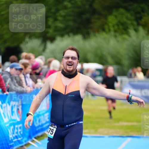 30.08.2026 - Elbe Triathlon Hamburg LAZAROV Photography http://msf.ph/oto/10064449 30.08.2026 12:05:02 Ziel 813, 1175 meine-sportfotos.de