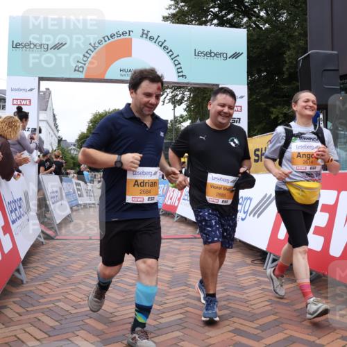 30.08.2026 - Blankeneser Heldenlauf Lena Gebhardt http://msf.ph/oto/10064451 30.08.2026 12:45:12 Ziel 2614, 2684, 2685, 4037 meine-sportfotos.de