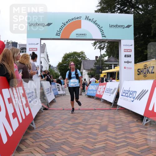 30.08.2026 - Blankeneser Heldenlauf Lena Gebhardt http://msf.ph/oto/10064459 30.08.2026 12:45:14 Ziel 2614, 2684, 2685, 4037 meine-sportfotos.de