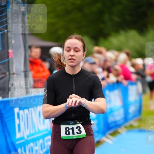 30.08.2026 - Elbe Triathlon Hamburg LAZAROV Photography http://msf.ph/oto/10064462 30.08.2026 12:05:09 Ziel 813, 1414, 1459, 1488 meine-sportfotos.de