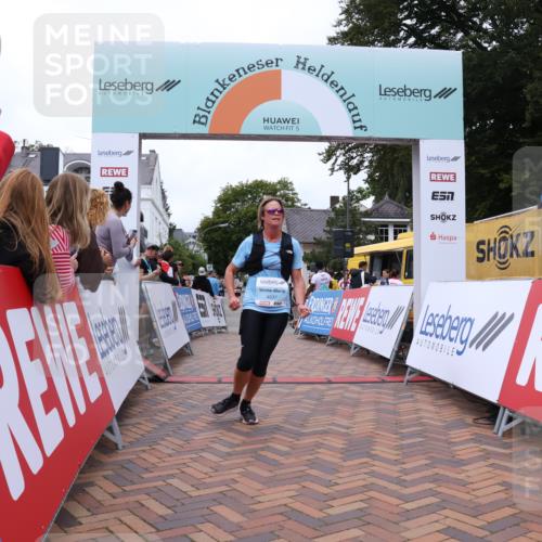 30.08.2026 - Blankeneser Heldenlauf Lena Gebhardt http://msf.ph/oto/10064463 30.08.2026 12:45:15 Ziel 2614, 2684, 2685, 4037 meine-sportfotos.de