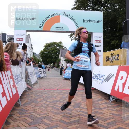 30.08.2026 - Blankeneser Heldenlauf Lena Gebhardt http://msf.ph/oto/10064470 30.08.2026 12:45:15 Ziel 2614, 2684, 2685, 4037 meine-sportfotos.de