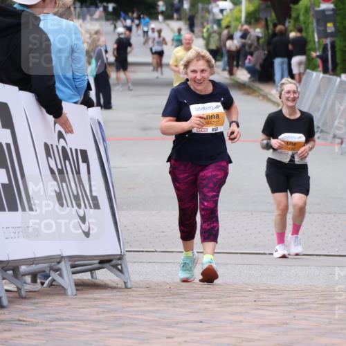 30.08.2026 - Blankeneser Heldenlauf Lena Gebhardt http://msf.ph/oto/10064474 30.08.2026 12:45:24 Ziel  meine-sportfotos.de