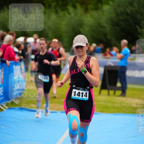 30.08.2026 - Elbe Triathlon Hamburg LAZAROV Photography http://msf.ph/oto/10064481 30.08.2026 12:05:17 Ziel 1414, 1424, 1459, 1460, 1488, 1525 meine-sportfotos.de