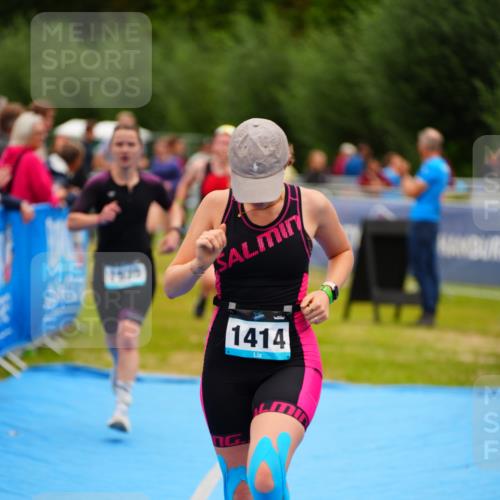 30.08.2026 - Elbe Triathlon Hamburg LAZAROV Photography http://msf.ph/oto/10064483 30.08.2026 12:05:17 Ziel 1414, 1424, 1459, 1460, 1488, 1525 meine-sportfotos.de