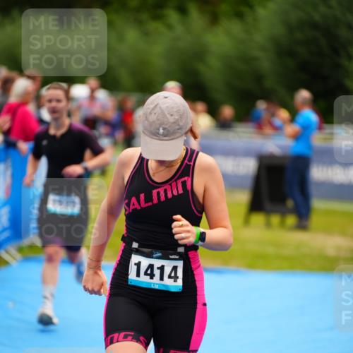 30.08.2026 - Elbe Triathlon Hamburg LAZAROV Photography http://msf.ph/oto/10064486 30.08.2026 12:05:18 Ziel 1414, 1424, 1459, 1460, 1488, 1525 meine-sportfotos.de