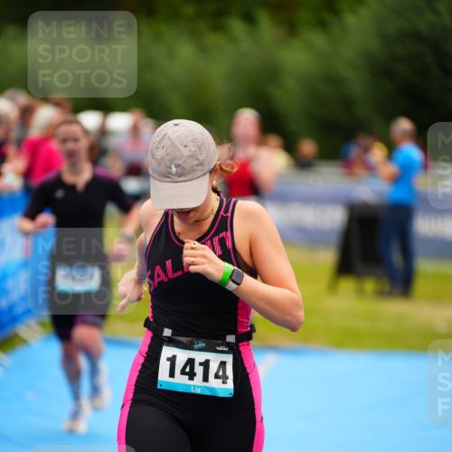 30.08.2026 - Elbe Triathlon Hamburg LAZAROV Photography http://msf.ph/oto/10064487 30.08.2026 12:05:18 Ziel 1414, 1424, 1459, 1460, 1488, 1525 meine-sportfotos.de