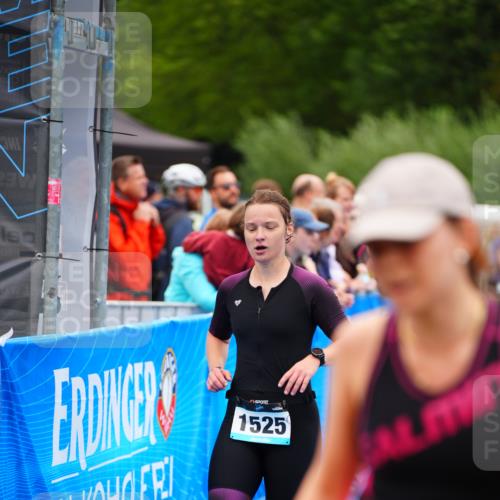 30.08.2026 - Elbe Triathlon Hamburg LAZAROV Photography http://msf.ph/oto/10064490 30.08.2026 12:05:19 Ziel 1358, 1414, 1424, 1459, 1460, 1525 meine-sportfotos.de