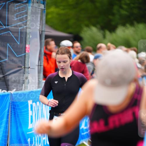 30.08.2026 - Elbe Triathlon Hamburg LAZAROV Photography http://msf.ph/oto/10064493 30.08.2026 12:05:19 Ziel 1358, 1414, 1424, 1459, 1460, 1525 meine-sportfotos.de