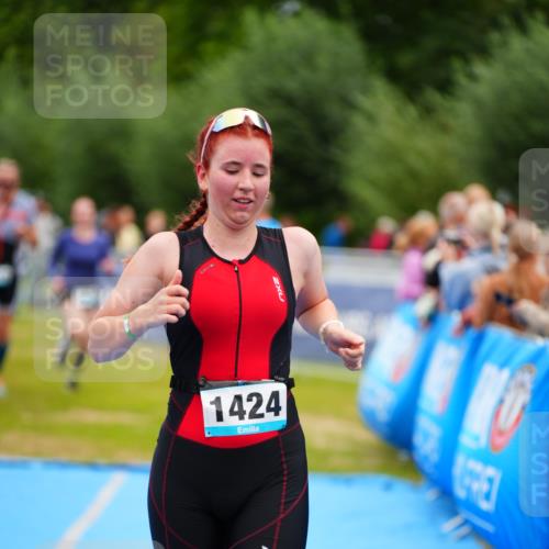 30.08.2026 - Elbe Triathlon Hamburg LAZAROV Photography http://msf.ph/oto/10064496 30.08.2026 12:05:21 Ziel 1358, 1414, 1424, 1460, 1525 meine-sportfotos.de