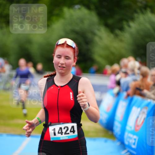 30.08.2026 - Elbe Triathlon Hamburg LAZAROV Photography http://msf.ph/oto/10064497 30.08.2026 12:05:21 Ziel 1358, 1414, 1424, 1460, 1525 meine-sportfotos.de