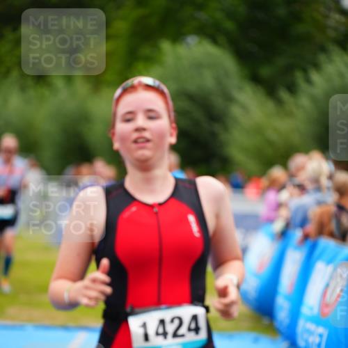 30.08.2026 - Elbe Triathlon Hamburg LAZAROV Photography http://msf.ph/oto/10064500 30.08.2026 12:05:21 Ziel 1358, 1414, 1424, 1460, 1525 meine-sportfotos.de