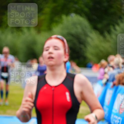 30.08.2026 - Elbe Triathlon Hamburg LAZAROV Photography http://msf.ph/oto/10064501 30.08.2026 12:05:21 Ziel 1358, 1414, 1424, 1460, 1525 meine-sportfotos.de
