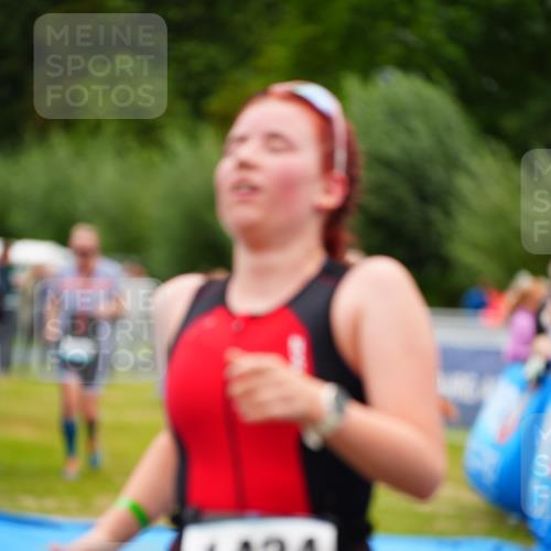 30.08.2026 - Elbe Triathlon Hamburg LAZAROV Photography http://msf.ph/oto/10064502 30.08.2026 12:05:22 Ziel 1358, 1424, 1460, 1525 meine-sportfotos.de