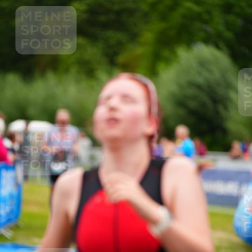 30.08.2026 - Elbe Triathlon Hamburg LAZAROV Photography http://msf.ph/oto/10064504 30.08.2026 12:05:22 Ziel 1358, 1424, 1460, 1525 meine-sportfotos.de