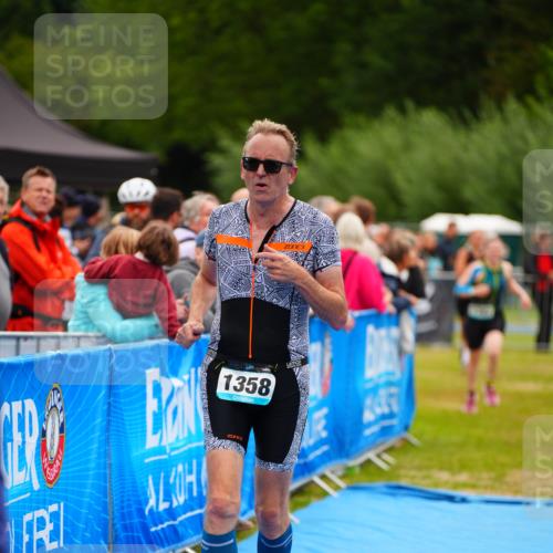30.08.2026 - Elbe Triathlon Hamburg LAZAROV Photography http://msf.ph/oto/10064518 30.08.2026 12:05:27 Ziel 1358, 1397, 1460, 1529, 1577 meine-sportfotos.de