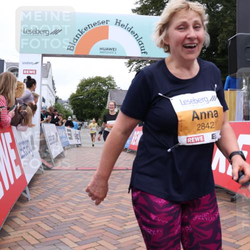30.08.2026 - Blankeneser Heldenlauf Lena Gebhardt http://msf.ph/oto/10064530 30.08.2026 12:45:34 Ziel 2496, 2842, 4032 meine-sportfotos.de