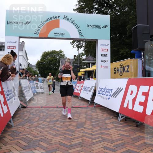 30.08.2026 - Blankeneser Heldenlauf Lena Gebhardt http://msf.ph/oto/10064536 30.08.2026 12:45:35 Ziel 2496, 2842, 4032 meine-sportfotos.de