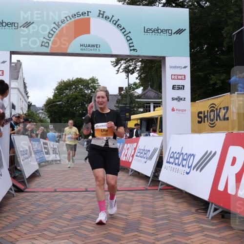 30.08.2026 - Blankeneser Heldenlauf Lena Gebhardt http://msf.ph/oto/10064540 30.08.2026 12:45:36 Ziel 2496, 2842, 4032 meine-sportfotos.de