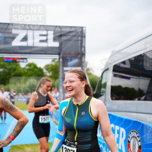 30.08.2026 - Elbe Triathlon Hamburg LAZAROV Photography http://msf.ph/oto/10064545 30.08.2026 12:05:39 Ziel 564, 1475, 1577 meine-sportfotos.de