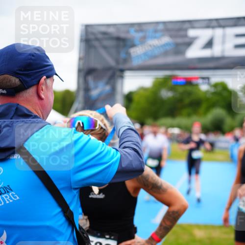30.08.2026 - Elbe Triathlon Hamburg LAZAROV Photography http://msf.ph/oto/10064551 30.08.2026 12:05:41 Ziel 564, 1475, 1508 meine-sportfotos.de