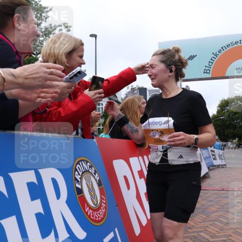 30.08.2026 - Blankeneser Heldenlauf Lena Gebhardt http://msf.ph/oto/10064555 30.08.2026 12:45:38 Ziel 2496, 2842, 4032 meine-sportfotos.de