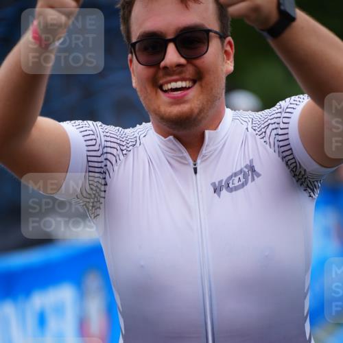 30.08.2026 - Elbe Triathlon Hamburg LAZAROV Photography http://msf.ph/oto/10064564 30.08.2026 12:05:47 Ziel 1396, 1508 meine-sportfotos.de