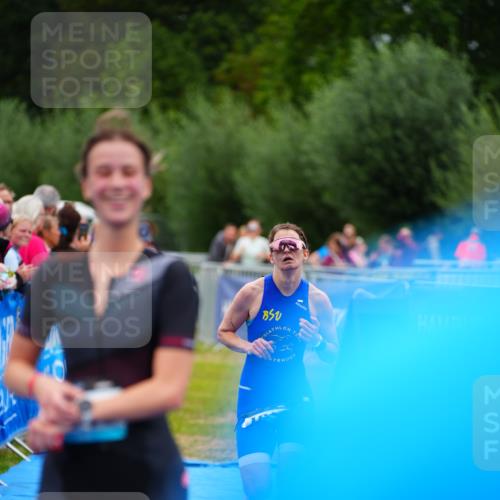 30.08.2026 - Elbe Triathlon Hamburg LAZAROV Photography http://msf.ph/oto/10064571 30.08.2026 12:05:49 Ziel 1396, 1508 meine-sportfotos.de