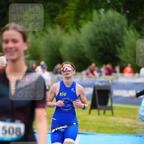 30.08.2026 - Elbe Triathlon Hamburg LAZAROV Photography http://msf.ph/oto/10064574 30.08.2026 12:05:50 Ziel 1396, 1398, 1508 meine-sportfotos.de