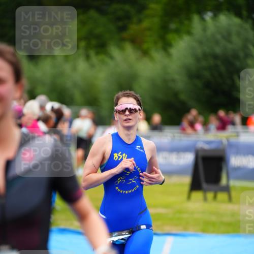 30.08.2026 - Elbe Triathlon Hamburg LAZAROV Photography http://msf.ph/oto/10064578 30.08.2026 12:05:50 Ziel 1396, 1398, 1508 meine-sportfotos.de
