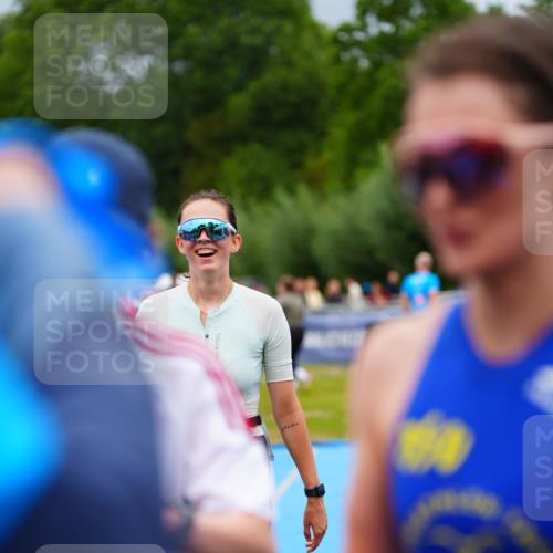 30.08.2026 - Elbe Triathlon Hamburg LAZAROV Photography http://msf.ph/oto/10064603 30.08.2026 12:06:01 Ziel 1398 meine-sportfotos.de
