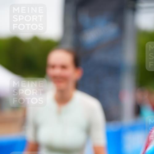 30.08.2026 - Elbe Triathlon Hamburg LAZAROV Photography http://msf.ph/oto/10064606 30.08.2026 12:06:06 Ziel  meine-sportfotos.de