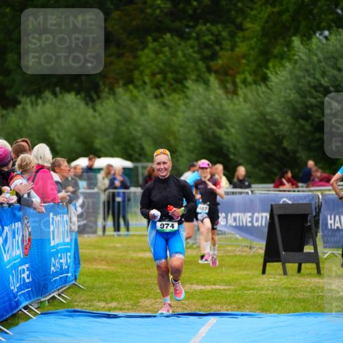 30.08.2026 - Elbe Triathlon Hamburg LAZAROV Photography http://msf.ph/oto/10064609 30.08.2026 12:06:16 Ziel 974, 1487 meine-sportfotos.de