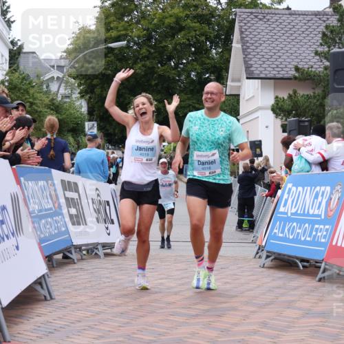 30.08.2026 - Blankeneser Heldenlauf Lena Gebhardt http://msf.ph/oto/10064612 30.08.2026 12:45:56 Ziel 4018, 4019 meine-sportfotos.de