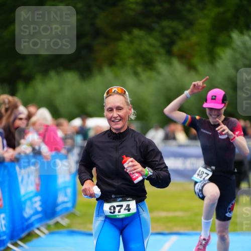 30.08.2026 - Elbe Triathlon Hamburg LAZAROV Photography http://msf.ph/oto/10064619 30.08.2026 12:06:19 Ziel 974, 1402, 1487 meine-sportfotos.de