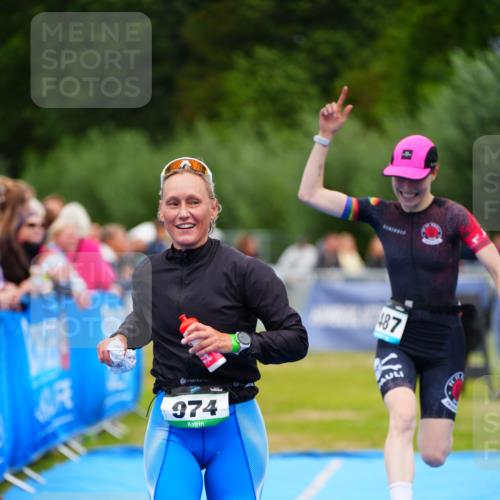 30.08.2026 - Elbe Triathlon Hamburg LAZAROV Photography http://msf.ph/oto/10064621 30.08.2026 12:06:20 Ziel 974, 1402, 1487, 1493 meine-sportfotos.de