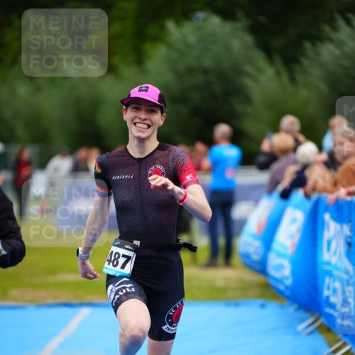 30.08.2026 - Elbe Triathlon Hamburg LAZAROV Photography http://msf.ph/oto/10064622 30.08.2026 12:06:20 Ziel 974, 1402, 1487, 1493 meine-sportfotos.de