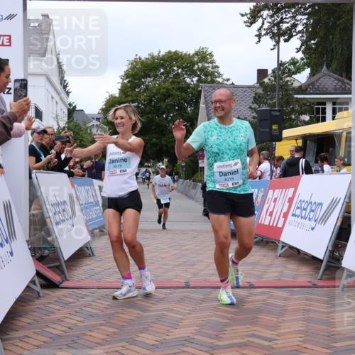 30.08.2026 - Blankeneser Heldenlauf Lena Gebhardt http://msf.ph/oto/10064623 30.08.2026 12:45:57 Ziel 4018, 4019 meine-sportfotos.de