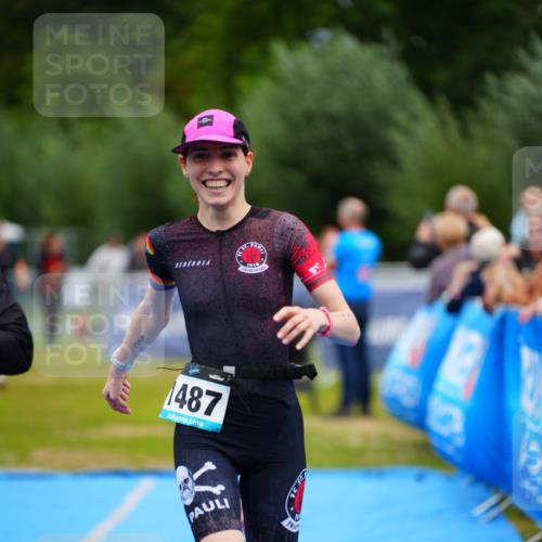30.08.2026 - Elbe Triathlon Hamburg LAZAROV Photography http://msf.ph/oto/10064624 30.08.2026 12:06:20 Ziel 974, 1402, 1487, 1493 meine-sportfotos.de