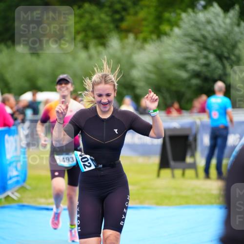 30.08.2026 - Elbe Triathlon Hamburg LAZAROV Photography http://msf.ph/oto/10064633 30.08.2026 12:06:26 Ziel 1402, 1493 meine-sportfotos.de