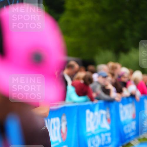 30.08.2026 - Elbe Triathlon Hamburg LAZAROV Photography http://msf.ph/oto/10064644 30.08.2026 12:06:29 Ziel 1402, 1493, 1703 meine-sportfotos.de