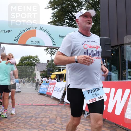 30.08.2026 - Blankeneser Heldenlauf Lena Gebhardt http://msf.ph/oto/10064650 30.08.2026 12:46:04 Ziel 4018, 4019, 4053 meine-sportfotos.de